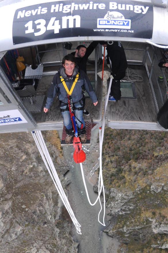 AJHB_AJHN_2012_06_18_C2013_9302