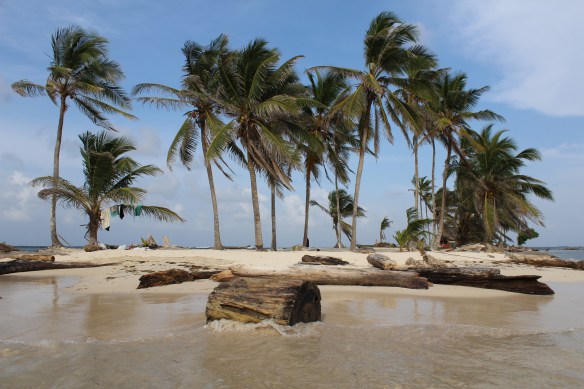 Castaway desert islands in San Blas